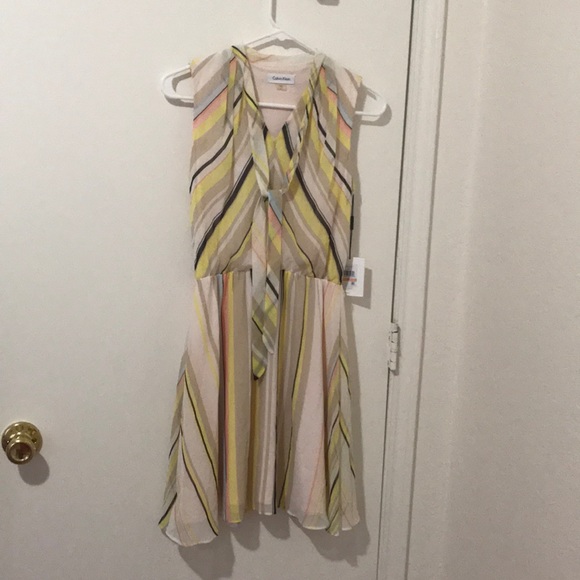 Women's Petite Belted Chiffon Fit & Flare Dress - Picture 2 of 3